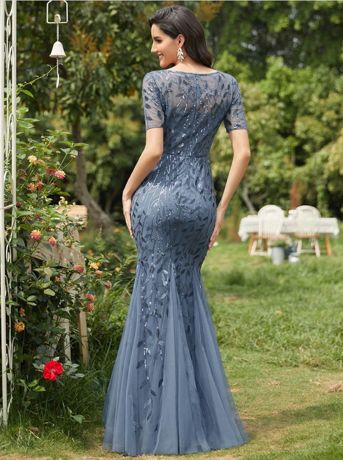 Modré priliehavé spoločenské šaty model 7707 - 42