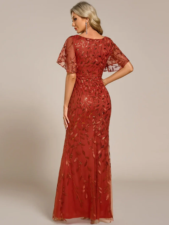 Dlhé priliehavé spoločenské šaty s výstrihom model 0693 - 40